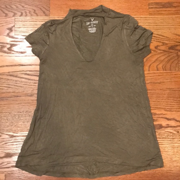 American Eagle Soft & Sexy Choker Tee - Picture 2 of 3